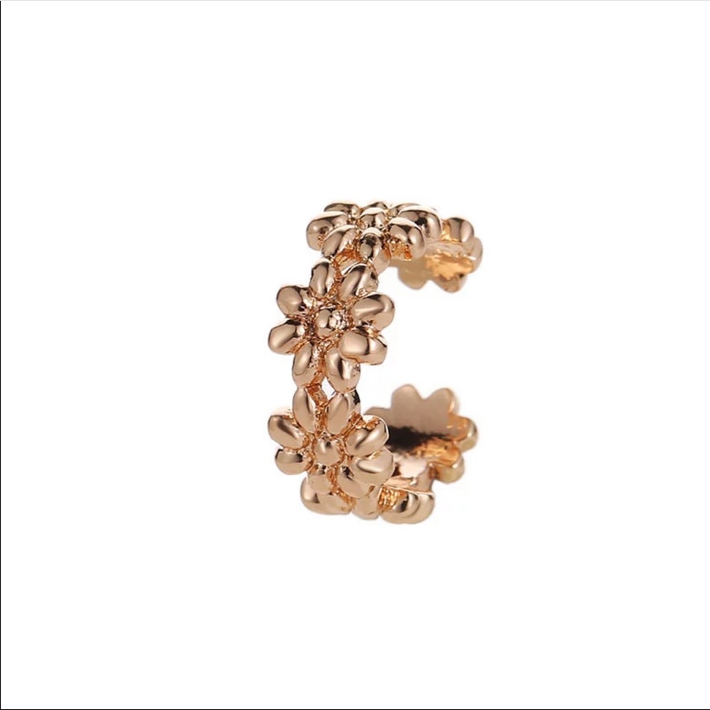 Gold flower earring cuff - Picture 3 of 4